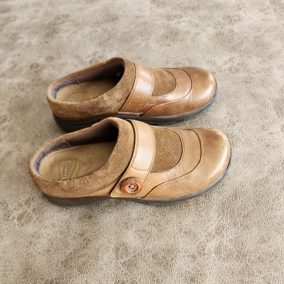 Dansko Kaya Clogs - Picture 3 of 6